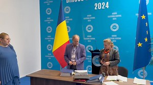 130K views · 4K reactions | Diana Iovanovici Sosoaca și candidații la alegerile europarlamentare, în momentul acceptării candidaturilor! “Restul e liniște!” Forța SOS România! Nimic nu ne oprește! | Luis Lazarus-Zeus Tv | Facebook