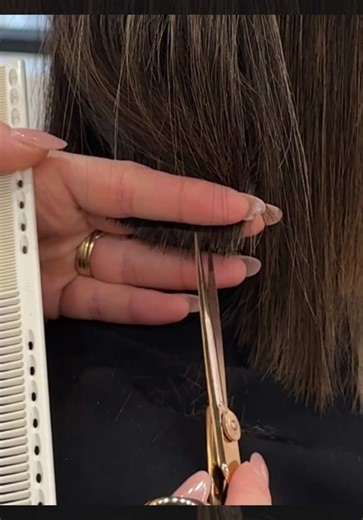 Mastering the Bob Haircut Technique