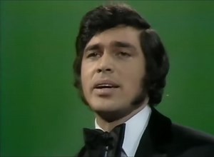 Engelbert Humperdinck – Let Me Into Your Life...🔊 Watch the full Music Video here: https://oldies.thedailysongs.com/engelbert-humperdinck-let-me-into-your-life/?utm_source=facebook&utm_medium=hopreel&utm_campaign=greatestoldiesmusicever | Greatest Oldies Music Ever