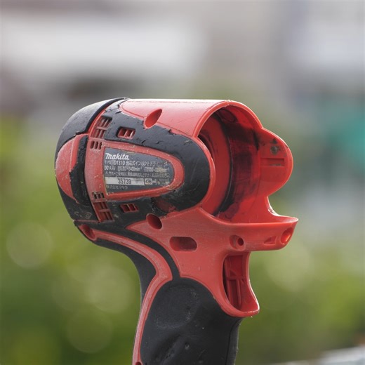 14.4V to 21V #Impact #Driver #Refresh and #Upgrade An unloved impact driver is given a significant power boost in this video, transforming it from a 14V tool to a much more robust 20V. Viewers will be captivated as the intricate process of this extreme modification is unveiled, showcasing the potential for breathing new life into discarded tools. The 14-volt power tools were abandoned because 20 volts were available. I found this tool from Japan recycle shop for $10 without the battery. I want t