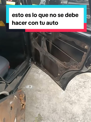 esto es lo que no se debe hacer cuando tienes tu auto clásico colocación de plástico en la parte interior de las puertas para que no pase el agua #0999093040 #quito_ecuador🇪🇨 #evolutiontapiceria #tapiceriaautomotriz #fiat