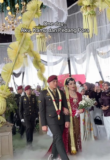 Resepsi Pernikahan Ka Mila dan Ka Fathoni dengan Pedang Pora