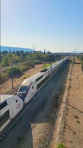 Très beau Tgv 🚅 inoui remontant vers Avignon tgv #trainspotting #train #tgv #paris #tourism