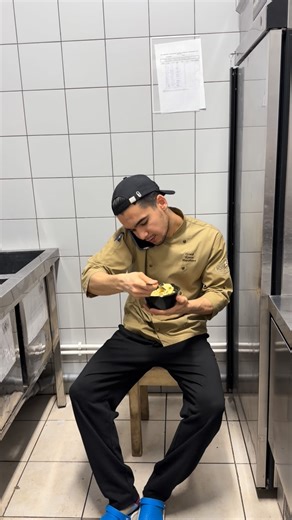 Mirsobitov Javlon on Instagram: "Ohooooo😅 shu sal paypoqga pul yetmayapdi lekin uyni oberaman🤝😂😂😂😂 #uzbekiston🇺🇿 #video #xazil #qirgiziston🇰🇬 #qozoğiston🇰🇿 #uzbekprikol #uzbvideoprikol #😂 #❤︎ #sevgi̇ #hayot #oshxonauz #hayotiyvideo #🫵"