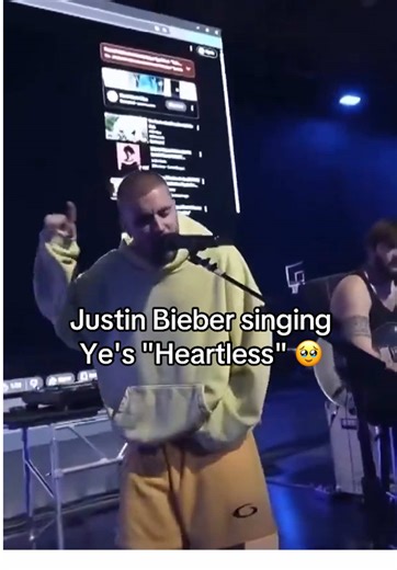 Justin Bieber's Live Performance of Heartless on Stream