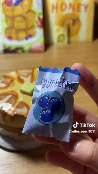 DIY Waffle Blindbag Unboxings and Creations