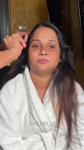TAMIL HINDU BRIDE MAKEOVER My Bride Tharshi’s getting ready on her big day Follow for more bridal contents ✅ For classes and bookings enquiries DM or WhatsApp to this number to enroll 49 178 3206541 #reels #theebimua #dailyreels #tamilwedding #makeupartist #hindubride #germanymua #tamilbride #bridalglam #theebimua