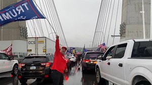 33K views · 1.2K reactions | TRUMP TRAFFIC JAM - Trump supporters spent the weekend shutting down traffic on expressways and bridges in New York and New Jersey. https://bit.ly/326CKY3 | FOX 13 News | Facebook