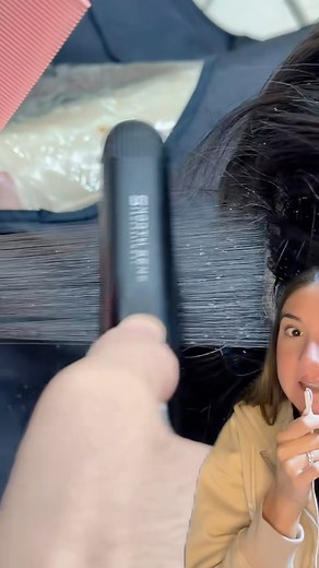 977K views · 1.1K reactions | Chicas no puedo creer lo que le pasó a esta clienta en la peluquería ‍♀️✨ #cabellosano #hairsalon #cabellohermoso #extensionesdecabello #hairtransformation | Mundo de Uñas | Facebook