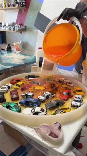 Canadian beauty uses epoxy resin to create exquisite art tables#Handcrafted#It s time to s