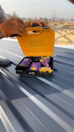 New Screwdriver Test – Watch It Twist Screws Effortlessly! ⚡