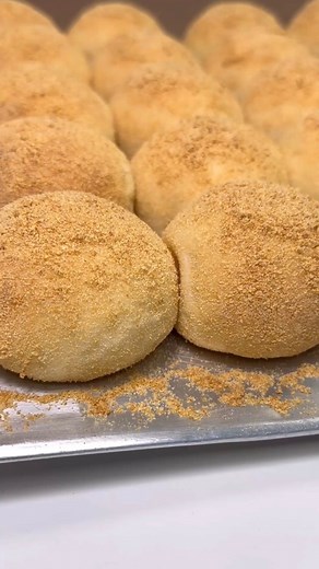 Cheese Pandesal ✔️Ingredients 1 whole egg (large) 1/4 cup sugar (50g) 2 tsp instant dry yeast (6g) 1 cup fresh milk (240ml) or water instead 2 tbsp veg. oil (30ml) 3 cups bread flour (405g) 1/2 tsp salt (3g) *cheese for filling *bread crumbs for coating •Recipe Yields: 20 pieces (37grams each-without cheese) Looking for more recipes? Follow me here⤵️ ☑️Facebook Yeast Mode ☑️Youtube www.youtube.com/yeastmode ☑️TikTok www.tiktok.com/@yeastmode.ph ☑️Instagram www.instagram.com/yeastmode.ph #bread #