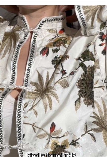 Mandarin jacket with Moroccan Sfifa. Get yours now via Instagram DMs 🤍