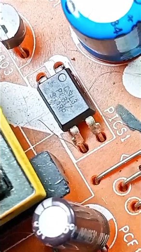 Simple testing of optocouplers with an analogue multimeter.#optoacoplador#electrica