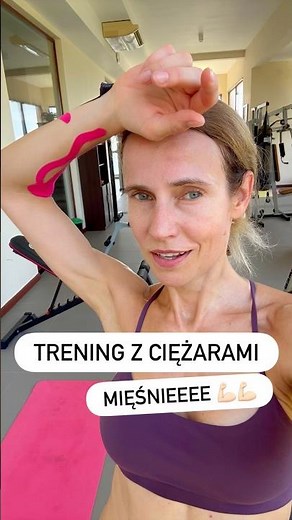 Trening z ciężarami na piękne, kobiece mięśnie 🥰💪🏻🔥 Ćwiczymy? Chodź! #treningwdomu #olażelazo