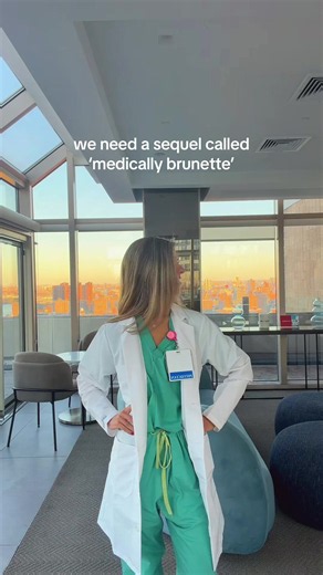 We seriously need a medical version of Legally Blonde pls I’m begging 💕🌸👙👛🧞‍♀️🩰🎟️ #medicine #residency #medtok #hospitallife #femaledoctor