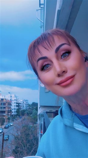 Βίντεο χρήστη fotinikhutieva 🇷🇺🇬🇷🇮🇹 (@fotinikhutieva) με μουσική Εχε γεια πάντα γεια - Cafe Aman İstanbul