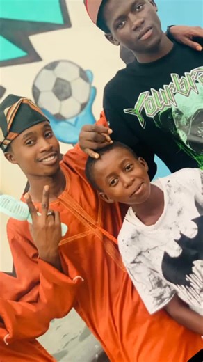 muzzy 💲 (@millionmuzzy1)’s videos with HAPPY SONG - Seyi Vibez