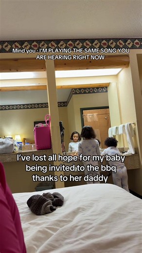 THAT’S HER DADDY’S SIIIIIDEEEE 🤏🏻🤏🏻🤏🏻🤏🏻🤏🏻🤏🏻🤏🏻 MY GENES DIDN’T EVEN TRY 😂😂😂 @TheMessiestBoots #expectationshavebeengiven #yourstrulythehensleys #familycomedy #toddlersoftiktok