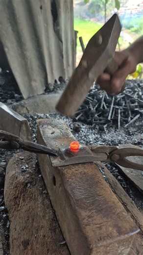 The Art of Forging: Watch Raw Metal Turn into a Masterpiece! ⚒️🔥#1000subscriber #10million #uk #usa