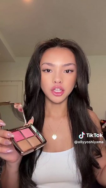 NEW HOURGLASS AMBIENT LIGHTING QUAD REVIEW! #hourglass #hourglassambientlightingquad #blush #newmakeup