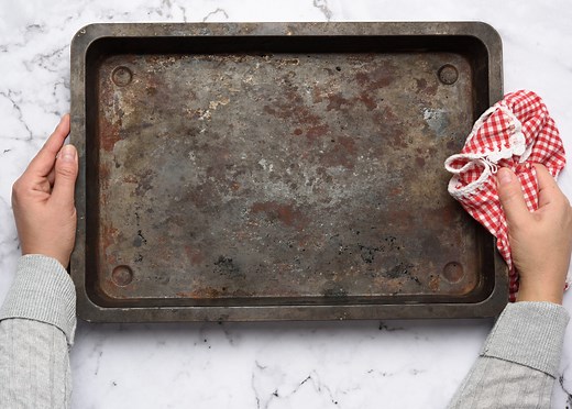 Food Scientist Reveals Why You Need To Throw Away Your Rusty Baking Pans ASAP