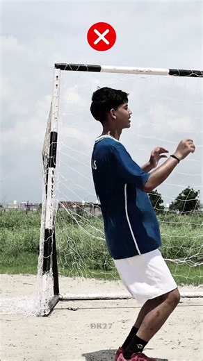 Football Heading Technique for Beginners 💪⚽#football #soccer #shorts #tutorial #technique #heading