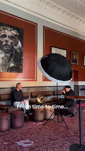 From musician to magazine star 💫 Fons Verspaandonk, one of our beloved horn players, has quite a story to tell after 21 years in the orchestra. ‘I have three elder brothers, and we all play. Growing up, there was a lot of practising going on at our house. One person was in the kitchen, another in the living room, yet another upstairs; it was quite cramped!’ ‘Sometimes I go to concerts of the orchestra when I’m not playing. It always strikes me how wonderful it sounds. When you’re playing, every