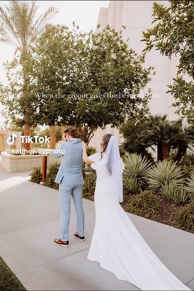 Groom's Priceless Reaction During First Look