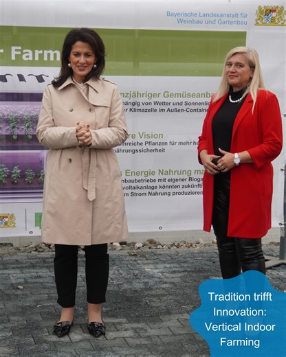 Vertical Indoor Farming in Bamberg! Gemeinsam mit unserer Landwirtschaftsministerin Michaela Kaniber habe ich mir angesehen, wie innovativ und ressourcenschonend die Gemüseproduktion der Zukunft aussehen kann. 🌱💡 Ein starkes Signal für modernen Gartenbau und für Bamberg als Standort der Innovation! #Tradition #Innovation #Gärtner #Landwirtschaft #Indoorfarming #Bamberg | Melanie Huml