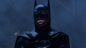 Val Kilmer's Batman Forever Performance Holds Up (& Even Improves) After 30 Years For These Reasons