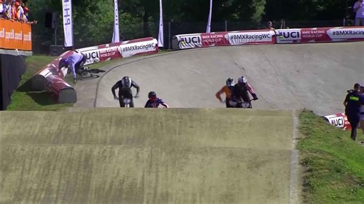 MOMENT: 3 crash out of BMX World Cup Men's Elite Race