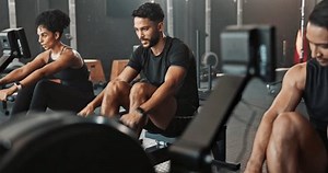 Exercice, rameur et groupe de personnes : vidéo de stock (100 % libre de droit) 3523932367 | Shutterstock