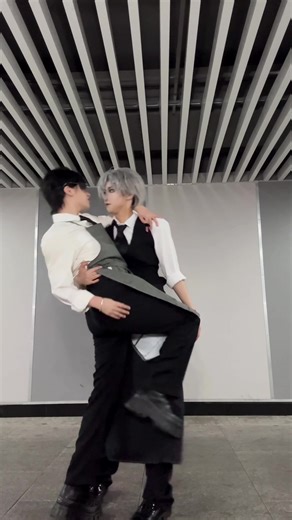 Cosplay Spotlight: Ivan and His Girlfriend as Aliens