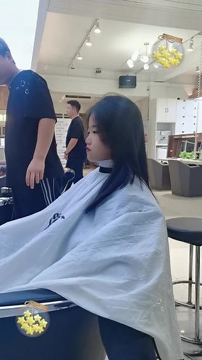 小丫头长大啦，吹个造型，回家不洗澡说造型白做了，哈哈