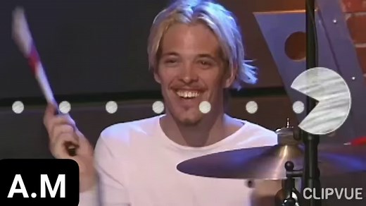 270K views · 14K reactions | Foo Fighters Learn To Fly | Amantes da Música | Facebook