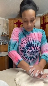 106K views · 1.8K reactions | Southern style biscuits 2 cups self rising flour 1 stick butter (cold) 1 cup milk Brush on Melted butter Preheat oven to 375 Bake for 15-20 minutes depending on your oven! Enjoy!  #recipe #biscuitsandgravy #biscuitrecipe | Simple good recipes | Facebook