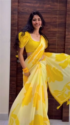 Nikitha✨🧿 on Instagram: "This beat❤️‍🔥💃 #foryoupage #reelsinstagram #reelkarofeelkaro #foryou #reelitfeelit #nikithapilli #nikitapilli"