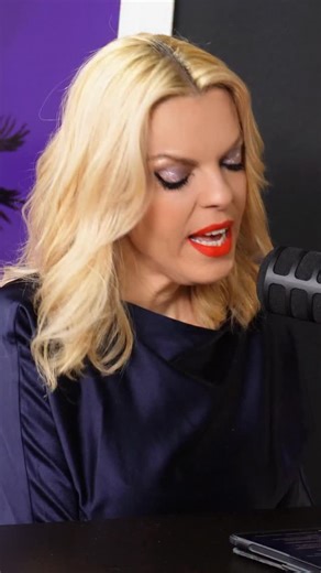 Des to alliws pod | 🩸🧠 Ακανόνιστη περίοδος στην εφηβεία Φυσιολογική φάση ανάπτυξης ή λόγος ανησυχίας; Η πρώτη επαφή ενός κοριτσιού με την περίοδο δεν έρχεται... | Instagram