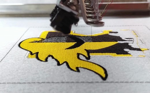 【贴布绣】绣花机加激光，轻松get这种简单大方的刺绣工艺