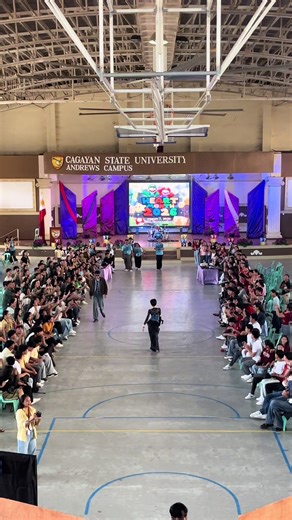 Denim Fashion Runway: How to Dress to Impress