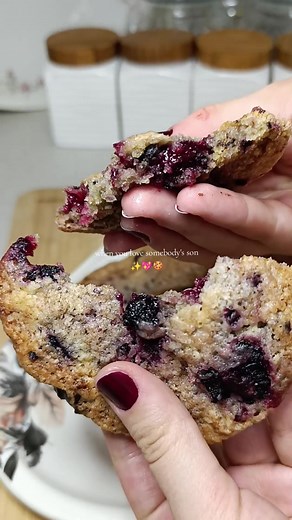 Delicious Raspberry Chocolate Chip Cookies Recipe