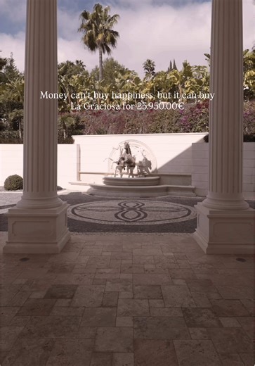 25.950.000€ of pure classic elegance in Marbella. La Graciosa, a dream come true. D4522 on drumelia.com #luxuryrealestate #realestate #luxuryhomes #marbella