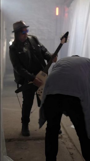 PHIL CAMPBELL AND THE BASTARD SONS - Behind the scenes of the Schizophrenia shoot (SHORTS)