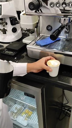 How to make latte art (how to make flat white) #flatwhite #latteart #latte #shorts #coffee IRIS OUT