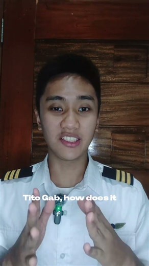 Ever wondered how pilots steer an airplane on the ground? 🤔🛫