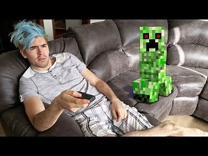 A CREEPER IN MY HOUSE !!
