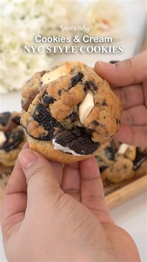 New York Style Cookies & Cream Cookies