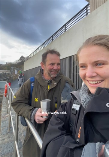 A wholesome morning 🫶🏼 We come for the swim, but stay for the people. Saturday mornings spent in the sea, followed by tea, breakfast and spending time with friends at @thebathingpools ☕️ Okay, maybe not every Saturday… but enough that it feels like a little routine!! 😊 How do you spend your Saturday mornings? 💬 #diaryofaseaswimmer #seaswimming #seaswim #openwaterswimming #islandlife
