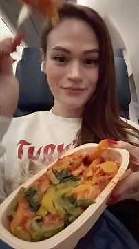 What I ate on a 10 hour Delta economy flight from Tokyo to LA ✈️